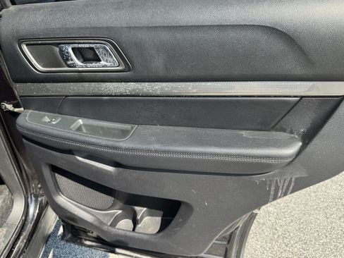 Used 2019 Ford Explorer XLT w/ Equipment Group 202A FWD image 19
