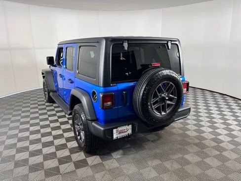Used 2026 Jeep Wrangler Unlimited Sport AWD/4WD image 5