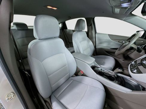 Used 2018 Chevrolet Malibu LT image 29