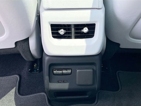 New 2025 Cadillac Optiq Sport 2 w/ LPO, Floor Liner Package AWD/4WD image 29