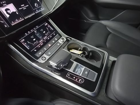 Used 2021 Audi Q7 2.0T Premium Plus AWD/4WD image 32