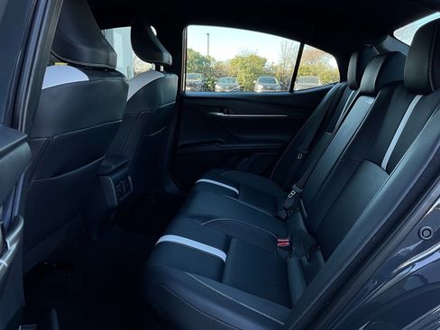 Used 2025 Toyota Camry SE image 12