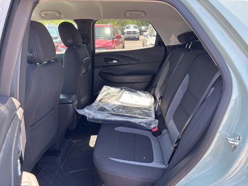 New 2026 Chevrolet TrailBlazer LT w/ LT Cold Weather Package FWD image 8