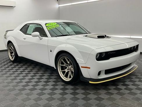 Used 2023 Dodge Challenger R/T Scat Pack RWD image 3