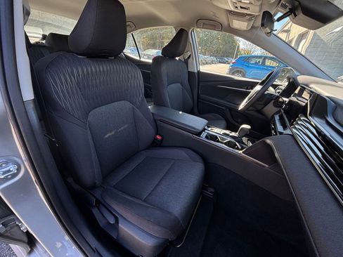 Used 2025 Toyota Camry LE image 40