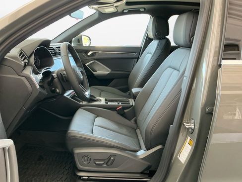 New 2025 Audi Q3 2.0T Premium image 9