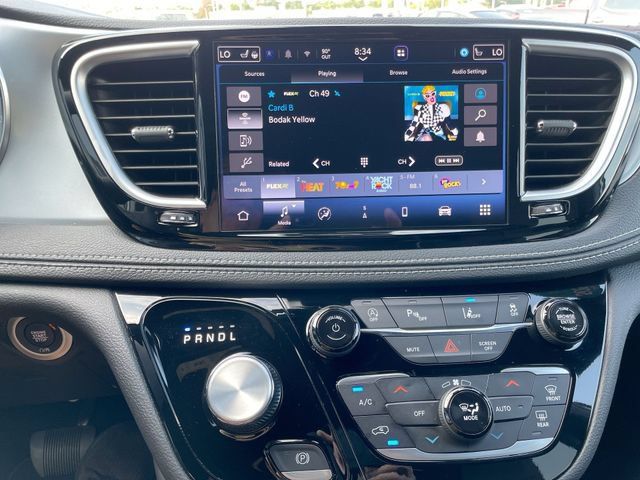 Used 2026 Chrysler Pacifica Limited FWD image 21
