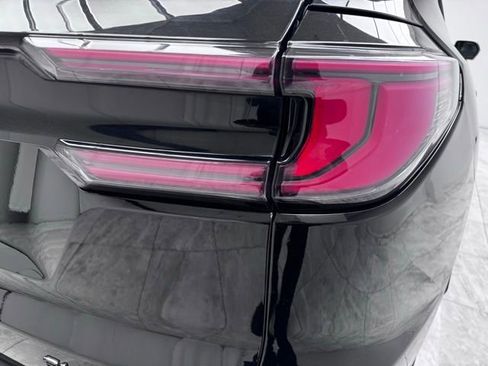 Used 2024 GMC Acadia Elevation image 15