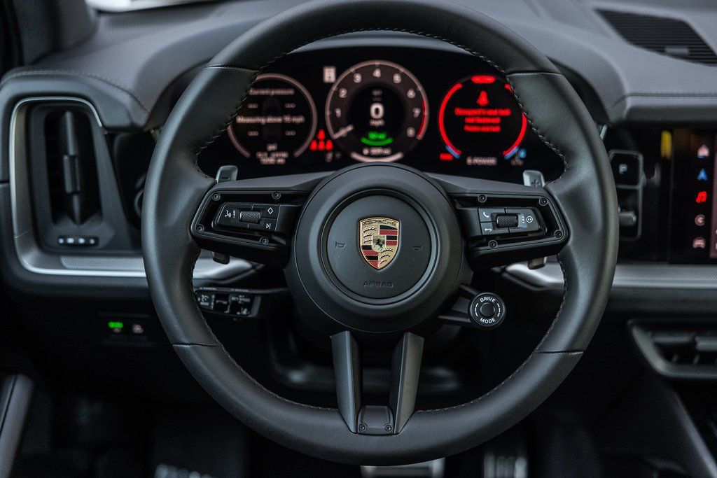 Certified 2025 Porsche Cayenne E-Hybrid AWD/4WD image 13
