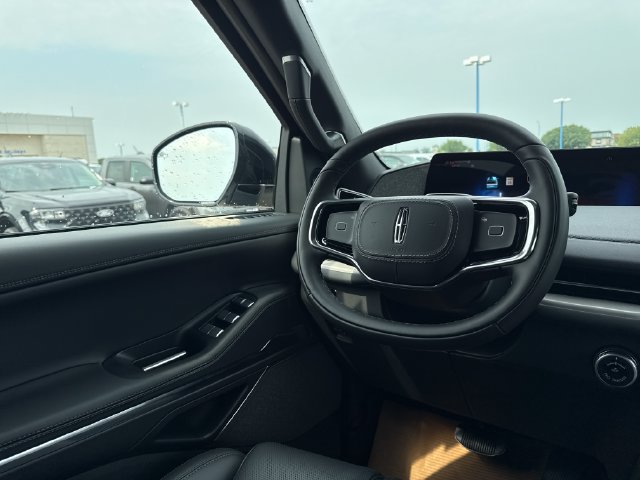 New 2027 Lincoln Navigator Reserve w/ Jet Appearance Package AWD/4WD image 18