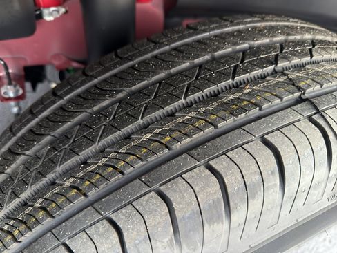 New 2025 Ford Maverick XLT w/ XLT Luxury Package image 11