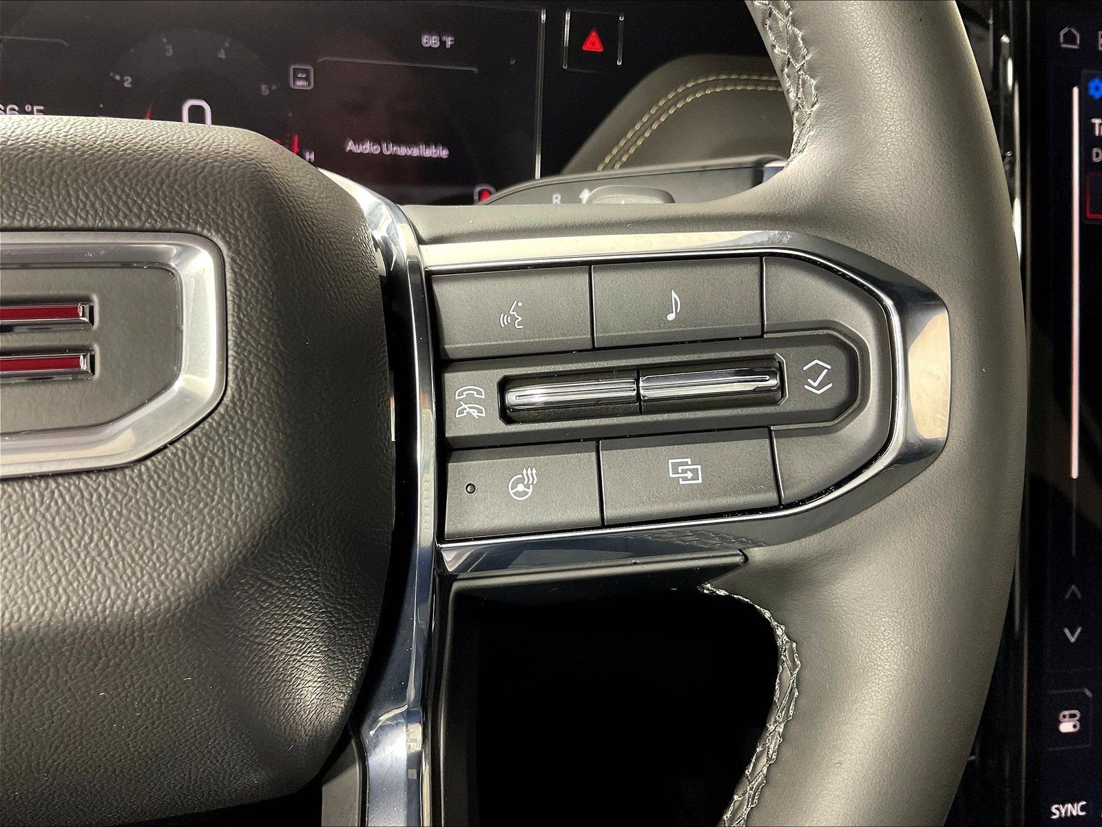Used 2025 GMC Yukon Elevation AWD/4WD image 12