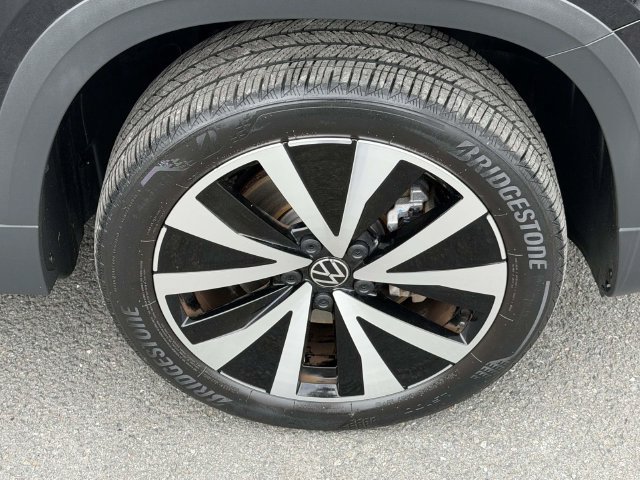 Used 2023 Volkswagen Taos SE FWD image 7