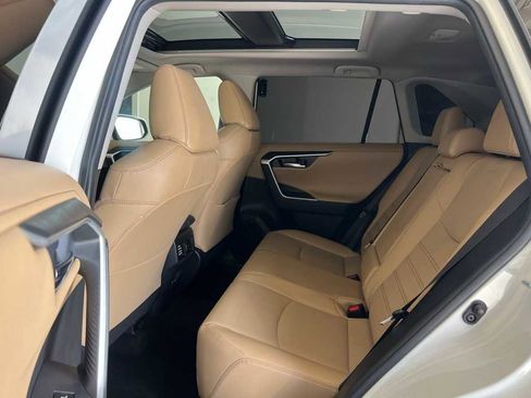 Used 2020 Toyota RAV4 Limited image 25