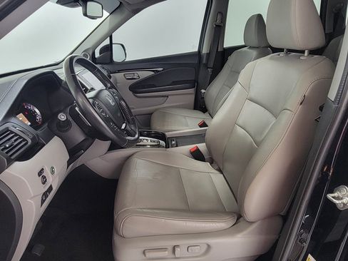 Used 2018 Honda Pilot Touring image 14