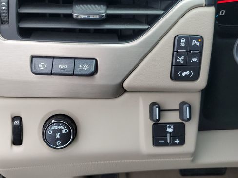 Used 2020 GMC Yukon Denali w/ Denali Premium Package RWD image 24