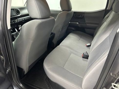 Used 2020 Toyota Tacoma SR5 AWD/4WD image 14