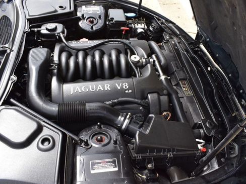 Used 2002 Jaguar XK8 Convertible RWD image 16