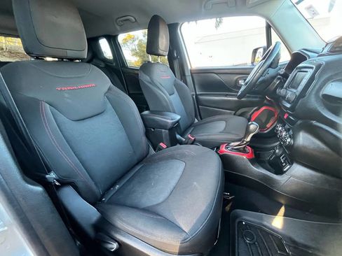 Used 2016 Jeep Renegade Trailhawk image 14
