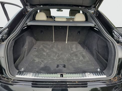 Used 2024 Audi Q8 e-tron Premium Plus w/ Premium Plus Package image 9