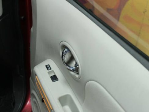 Used 2009 Nissan Cube 1.8 S w/ Interior Designer Pkg FWD image 11