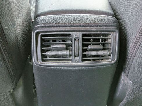 Used 2017 Nissan Rogue SV AWD/4WD image 56