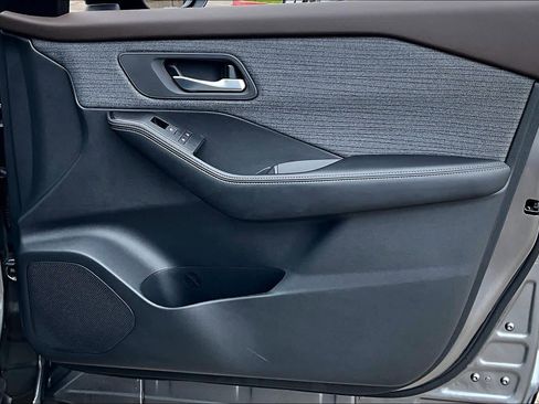 Certified 2023 Nissan Rogue SV FWD image 21