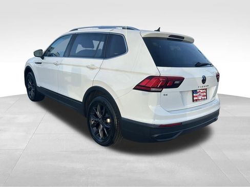 Used 2024 Volkswagen Tiguan SE FWD image 2