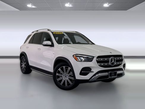 Used 2025 Mercedes-Benz GLE 450e 4MATIC w/ Winter Package image 6