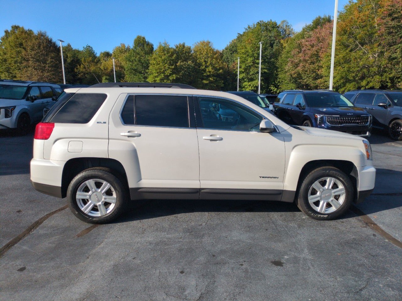 Used 2016 GMC Terrain SLE w/ Convenience Package FWD image 9