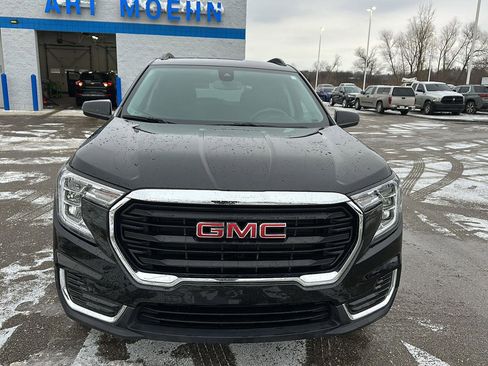 Used 2024 GMC Terrain SLE w/ Driver Convenience Package image 14