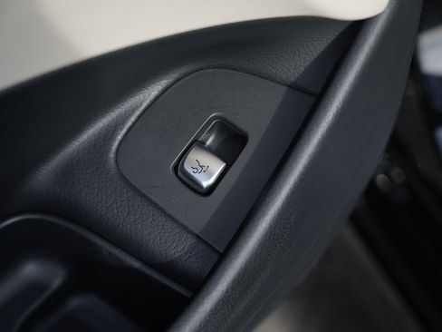 Used 2019 Mercedes-Benz E 300 4MATIC w/ Premium 1 Package image 32