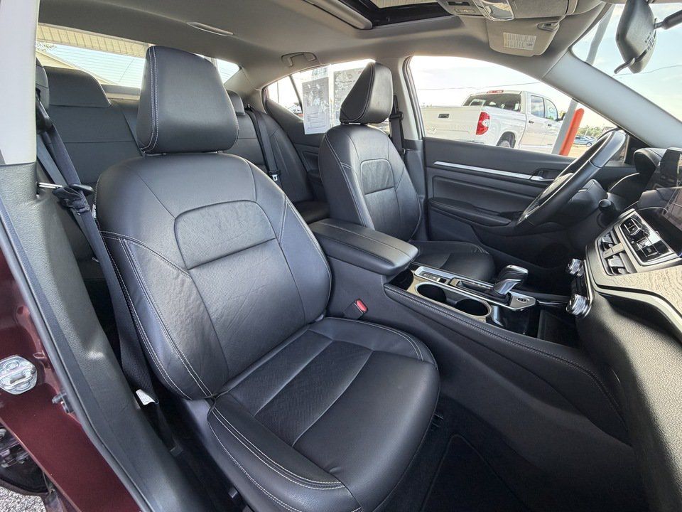Used 2025 Nissan Altima 2.5 SL AWD/4WD image 30