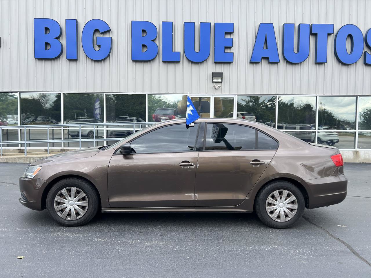 Used 2014 Volkswagen Jetta S FWD image 2