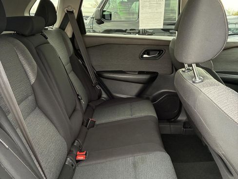 Used 2022 Nissan Rogue SV FWD image 16
