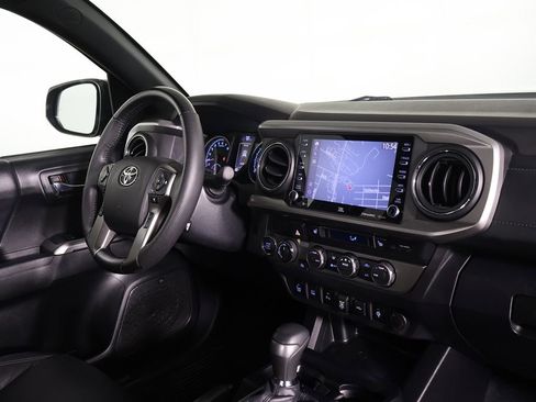 Used 2022 Toyota Tacoma Limited w/ Nightshade Package AWD/4WD image 27
