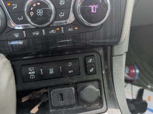 Used 2015 Chevrolet Traverse LT image 16