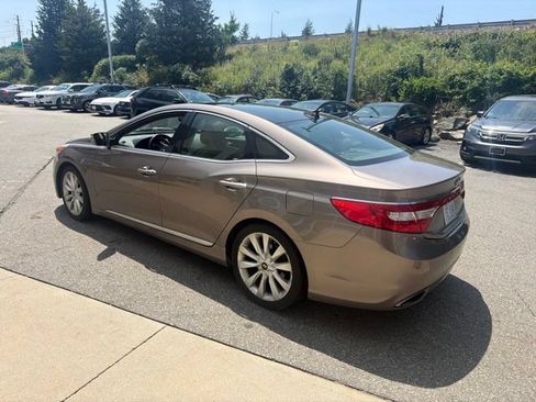 Used 2013 Hyundai Azera w/ Technology Pkg FWD image 4