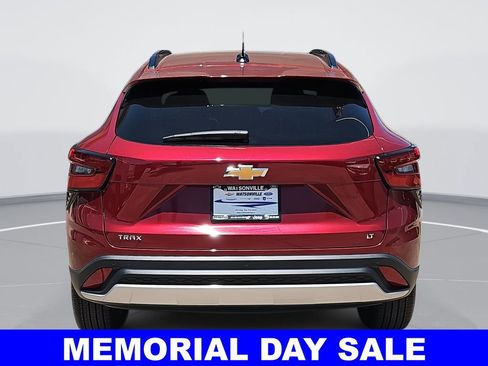 New 2025 Chevrolet Trax LT w/ Driver Confidence Package FWD image 4