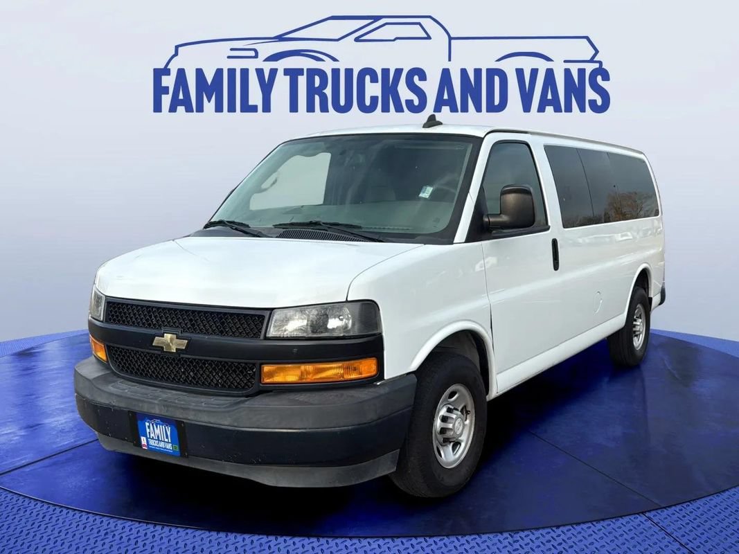 Used 2018 Chevrolet Express 2500 LS w/ Driver Convenience Package RWD image 1