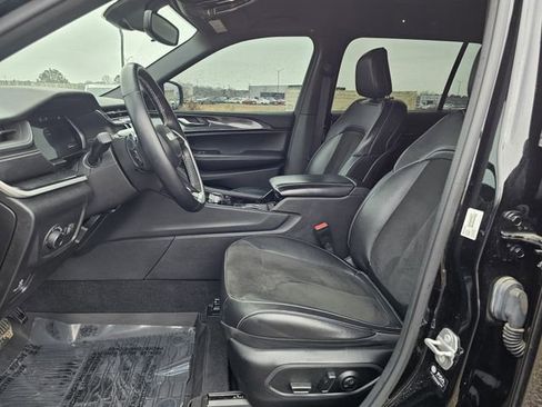 Used 2022 Jeep Grand Cherokee L Laredo image 13