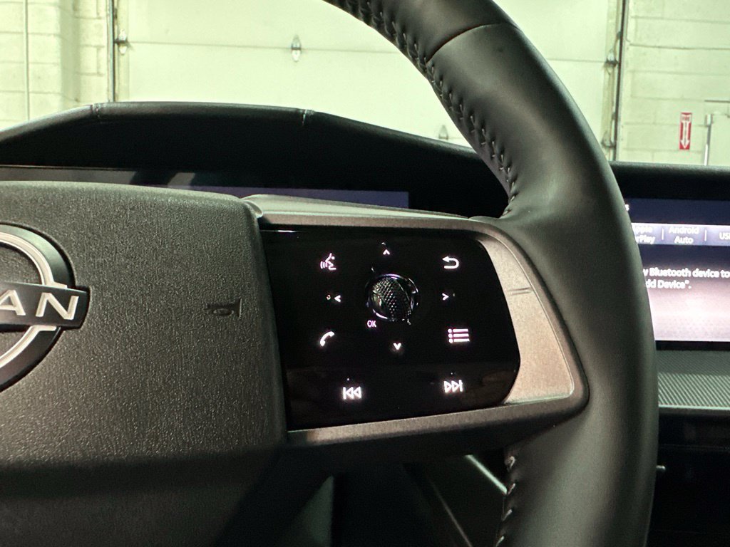 Used 2025 Nissan Murano SV AWD/4WD image 15