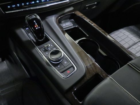 Certified 2023 Cadillac Escalade Sport Platinum w/ LPO, ONYX Package image 35