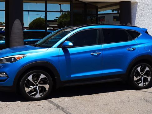 Used 2016 Hyundai Tucson Limited w/ Option Group 03 FWD image 7