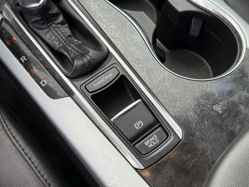 Used 2020 Acura TLX image 25