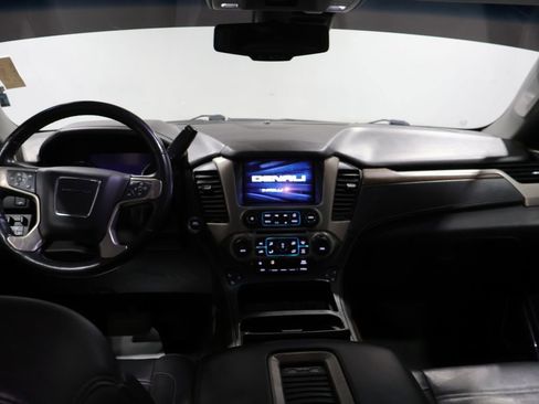 Used 2019 GMC Yukon XL Denali AWD/4WD image 17