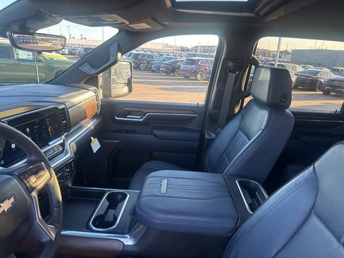 Used 2024 Chevrolet Silverado 2500 High Country w/ High Country Premium Package image 30