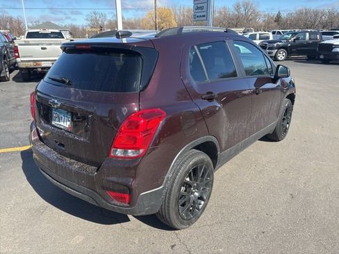 Used 2021 Chevrolet Trax LT w/ Premium Seat Package image 10