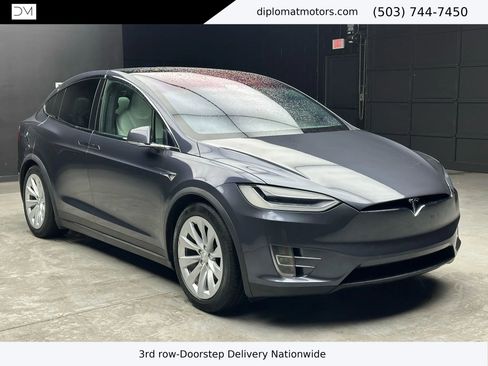 Used 2018 Tesla Model X 75D image 8
