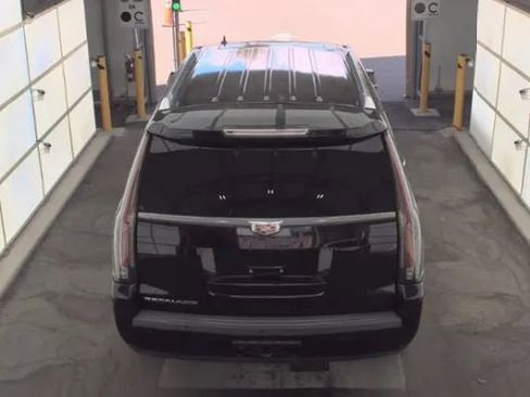 Used 2017 Cadillac Escalade Luxury image 6